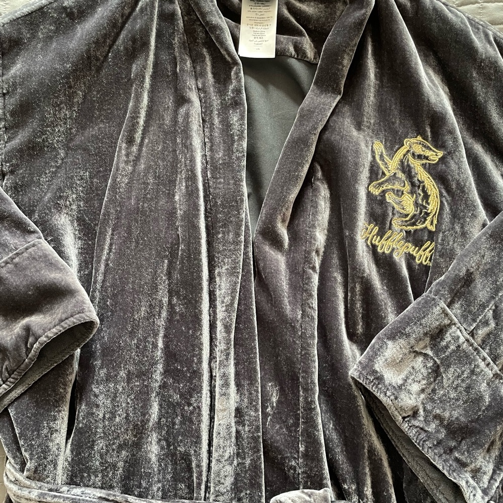 Hufflepuff bath robe! 🦡 L/XL